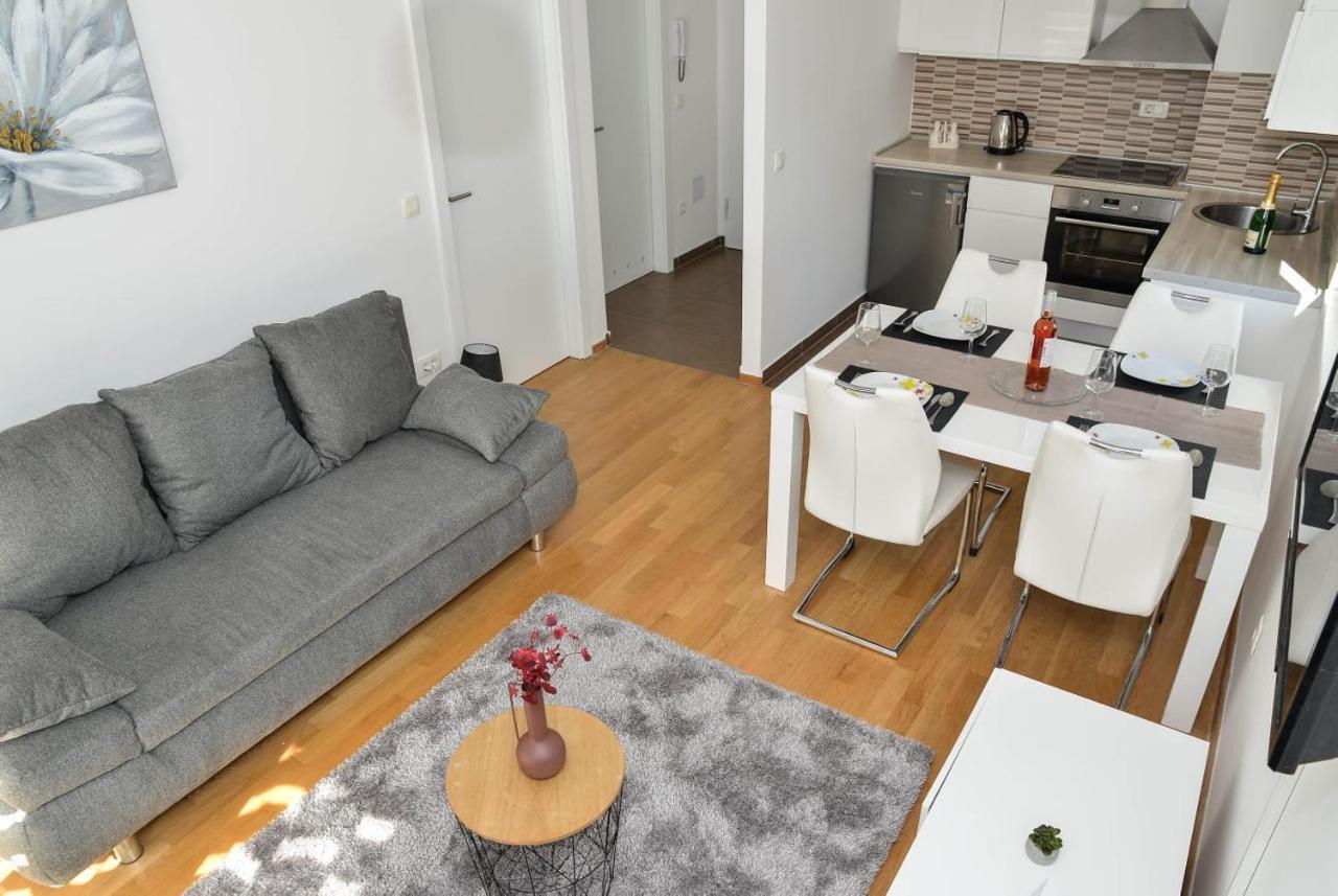 Apartment Leon Sa Privatnim Parkingom Задар Экстерьер фото